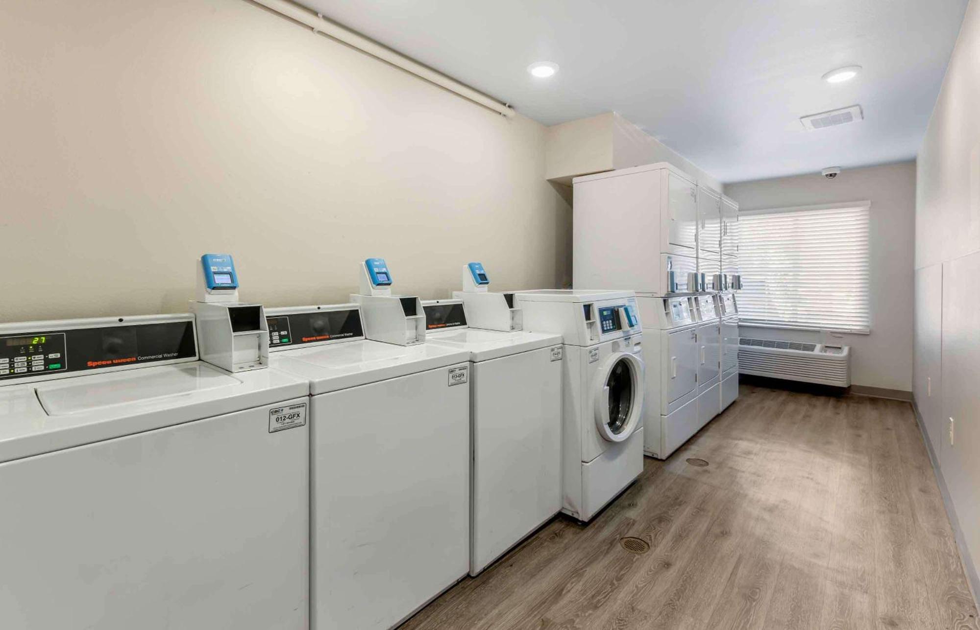 Extended Stay America Select Suites - Orlando - East Eksteriør bilde